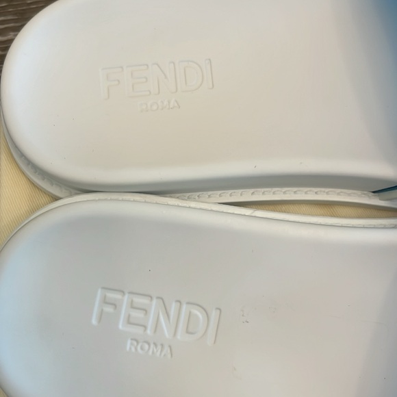 Fendi Pool Zucca FF Logo Slides - Picture 8 of 10